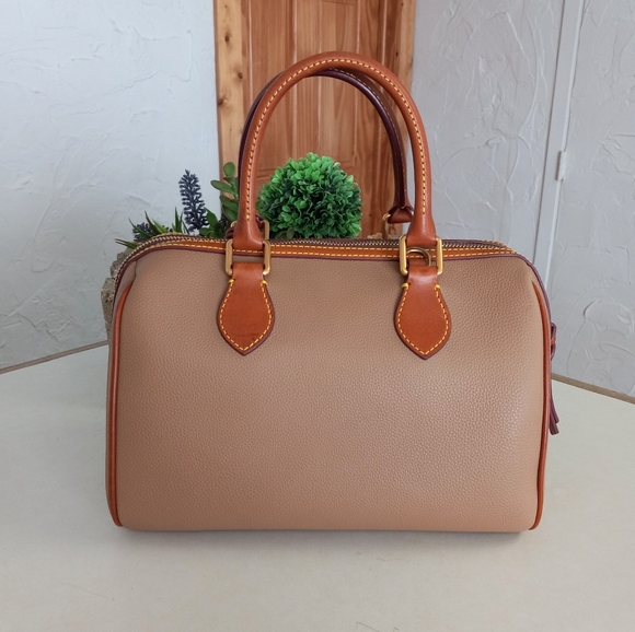 Dooney & Bourke, AWL, 3.0 Barrel Satchel 28, in Taupe - Picture 6 of 16